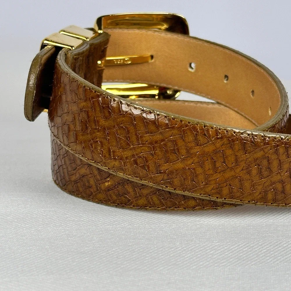 Vintage Doncaster Cognac Brown Textured Leather Belt Embossed Gold Buckle Size S
